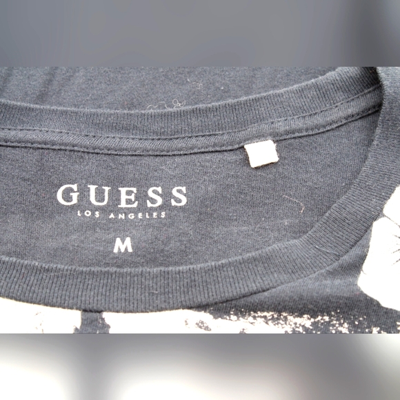 Vintage Guess Graphic Tee – Men’s Size M | Blue & Beige - Picture 3 of 5